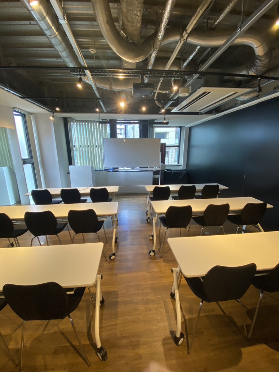 スペースの3枚目の写真