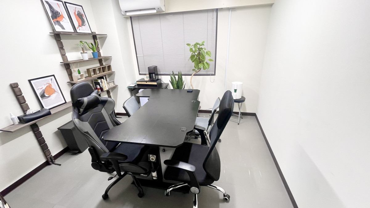 スペースの2枚目  の写真